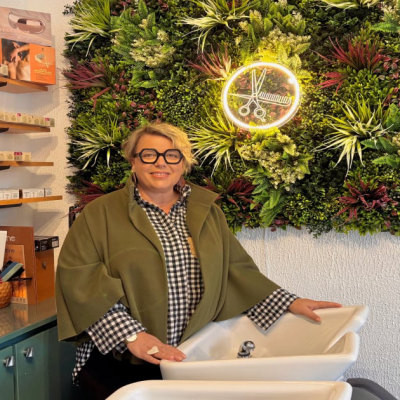 Photo de Perruques prothèses capillaires |Turbans modelage crânien bien-être